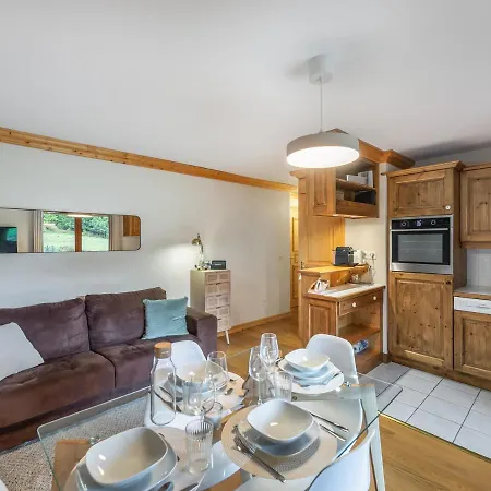 A Le Praz Avec Wifi Et Parking - Fr-1-568-26