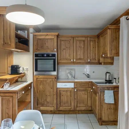 A Le Praz Avec Wifi Et Parking - Fr-1-568-26 Apartment